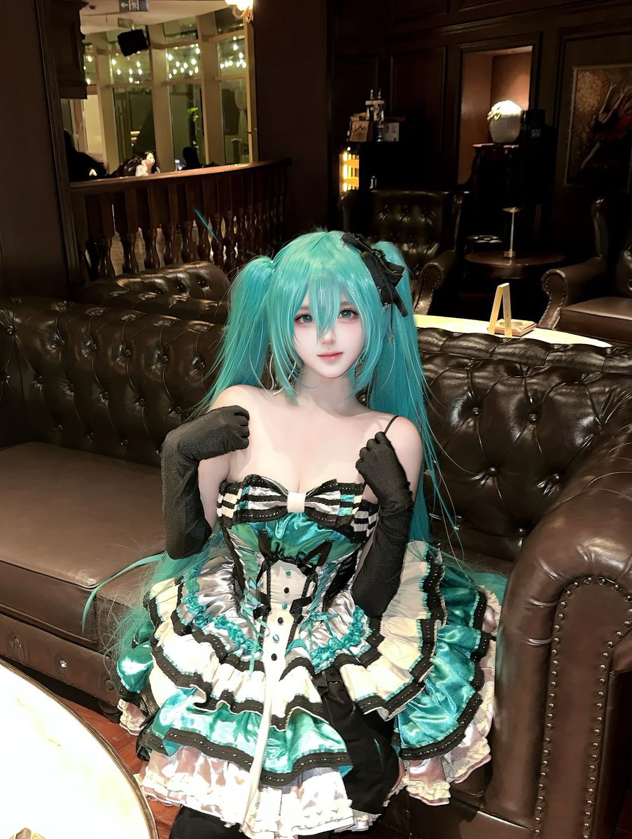 你很可爱 如果有天我征服了世界 我会把你留下来
#初音未来 https://t.co/hJSFgK7YZa