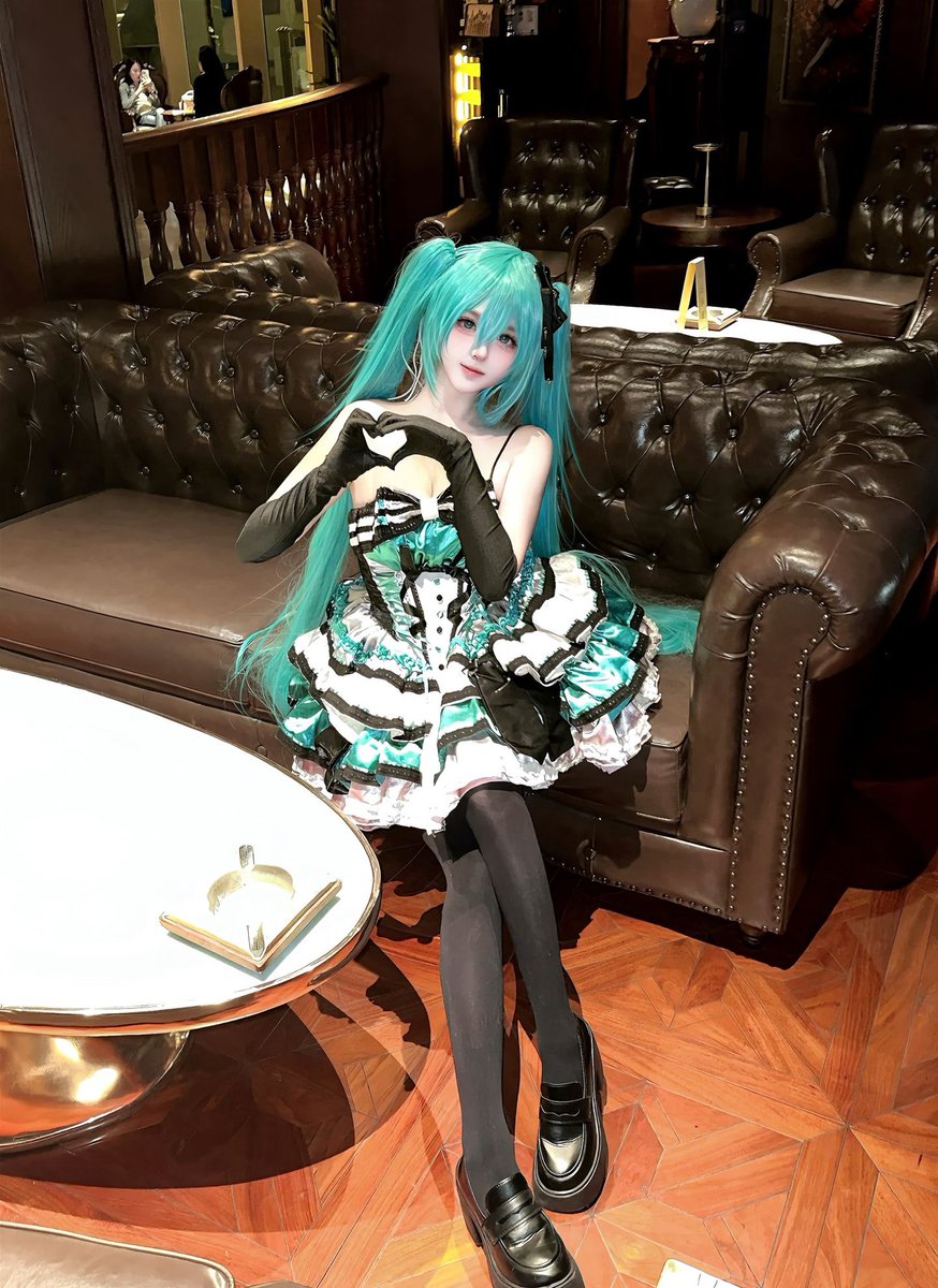 你很可爱 如果有天我征服了世界 我会把你留下来
#初音未来 https://t.co/hJSFgK7YZa