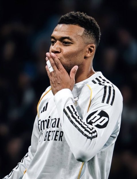 Real Madrid Fans 🤍 tweet media