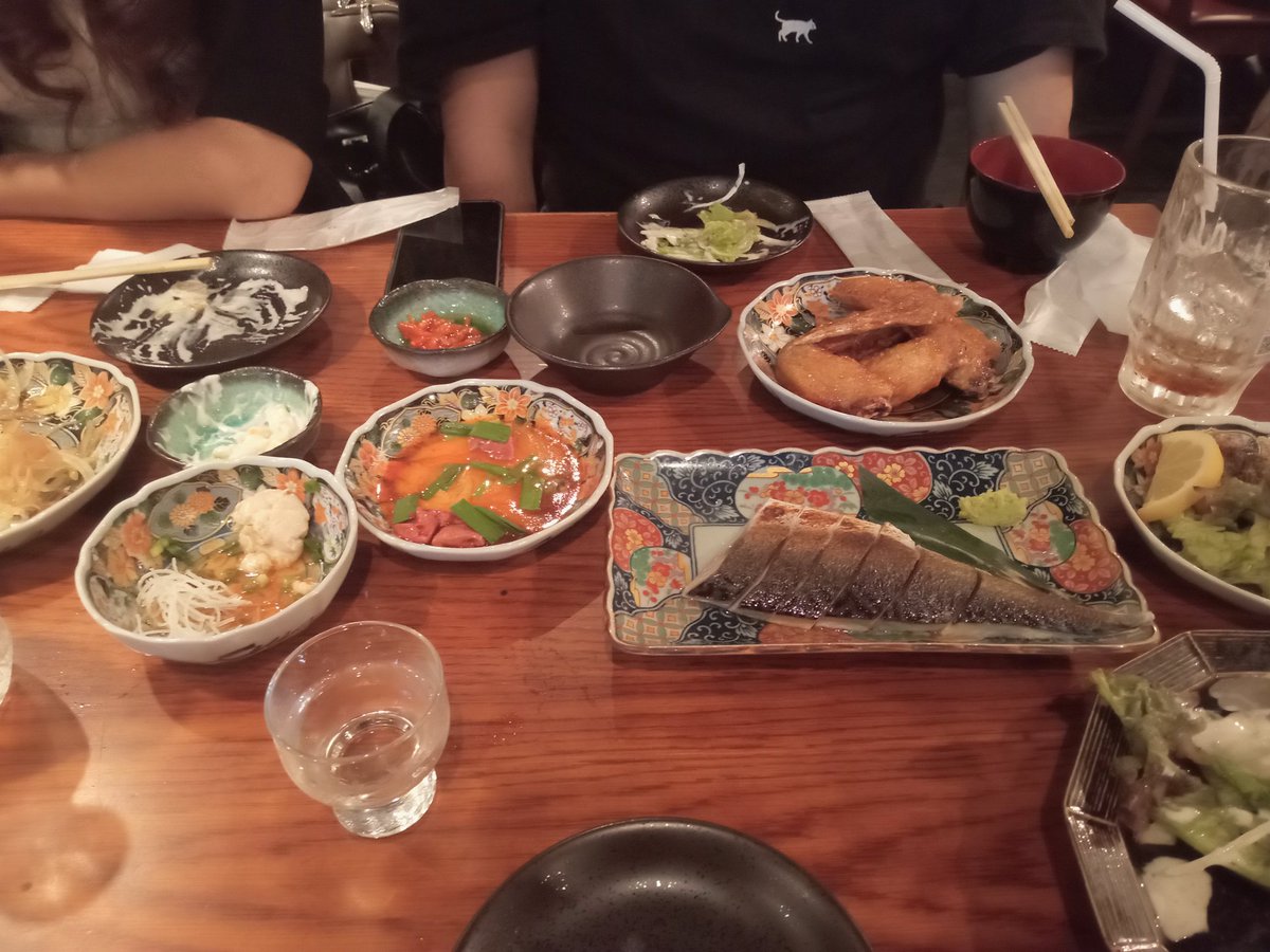 Jetstream_FL360's tweet photo. 名古屋駅近くで仲間と合流して呑んでいます🍻🍺 https://t.co/0VtRDKZtwb