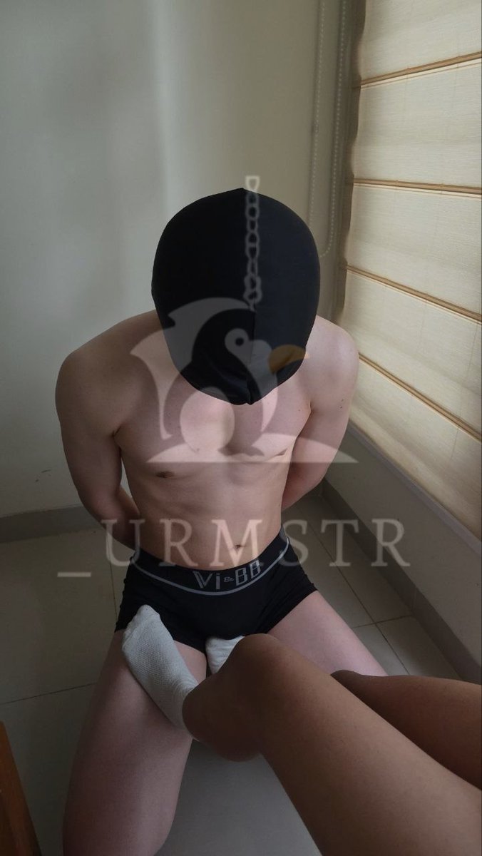 _urmstr's tweet photo. 今晚的，比想像中更殘酷
他明明痛得快站不穩，卻還是乖乖低頭等待下一個命令

不得不承認，我真的很欣賞他那種變態般的忍耐力與服從感，
越看越讓人上癮…… 完整版稍後上傳 https://t.co/olY2IO4Bgz