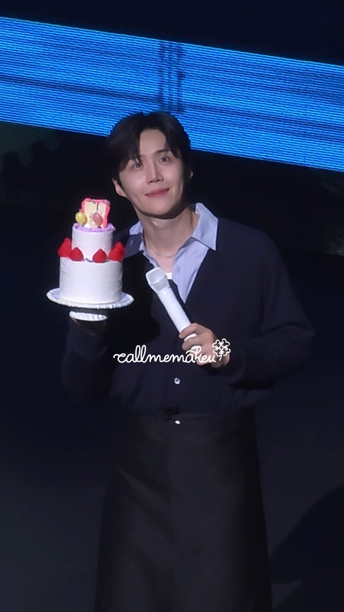 callmemakeu's tweet photo. 🎂 Seonho made his own birthday cake 😁
#KimSeonho #김선호 
#LOVE_FACTORY
#LOVE_FACTORY_in_Japan https://t.co/5zyGbYEsmg