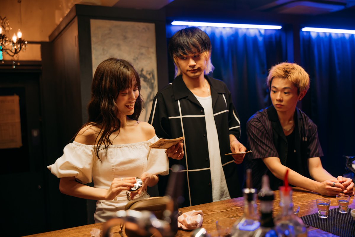 🏆第35回 #日本映画批評家大賞🏆

細部においても“全体像が徐々に明確になってゆく”という演出を施している手腕が素晴らしかった　ー　として、『#愚か者の身分』の #永田琴 監督が見事、監督賞に輝きました👏

選考会後記もお読みいただけます
note.com/criticsroom

<a href="/orokamono_1024/">映画『愚か者の身分』公式</a>