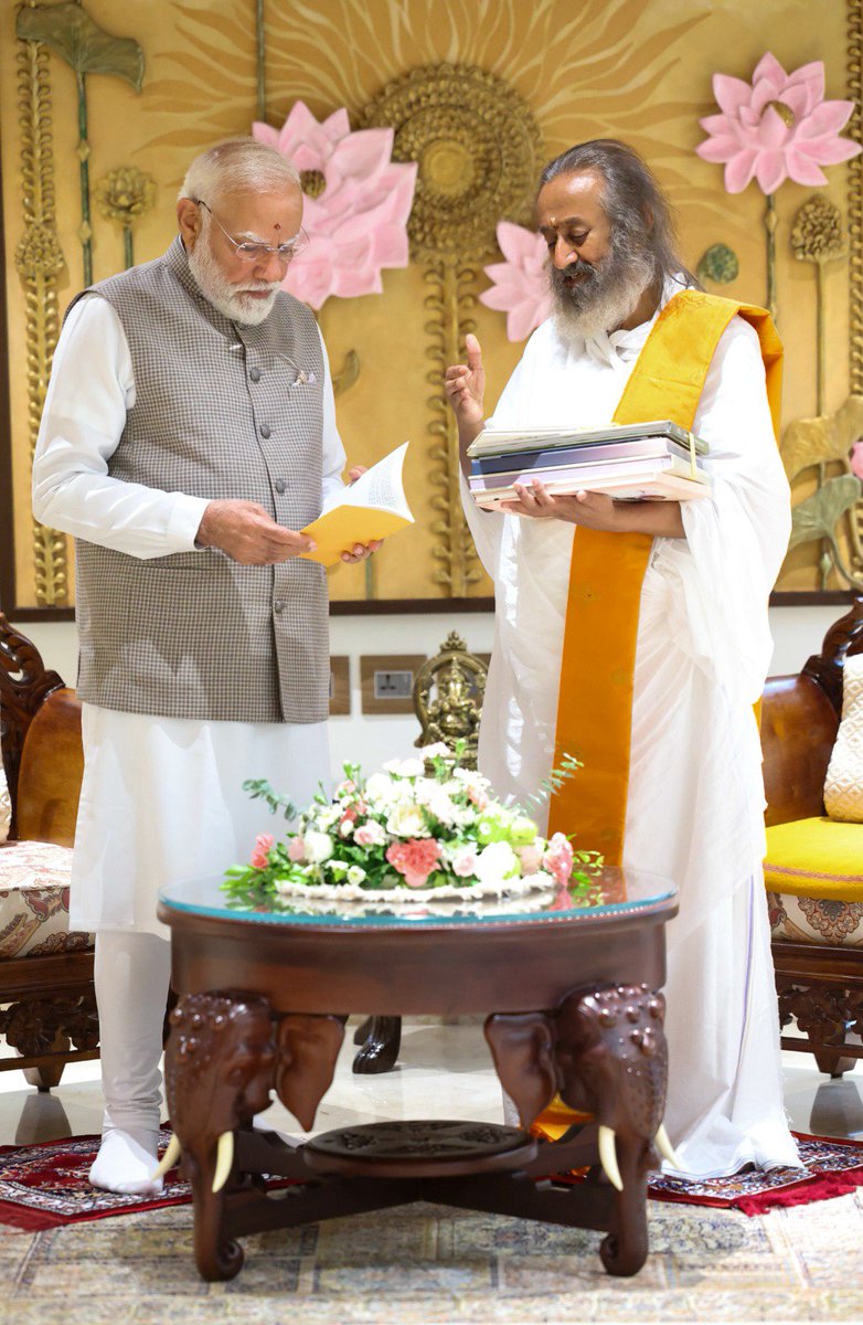 Narendra Modi tweet media