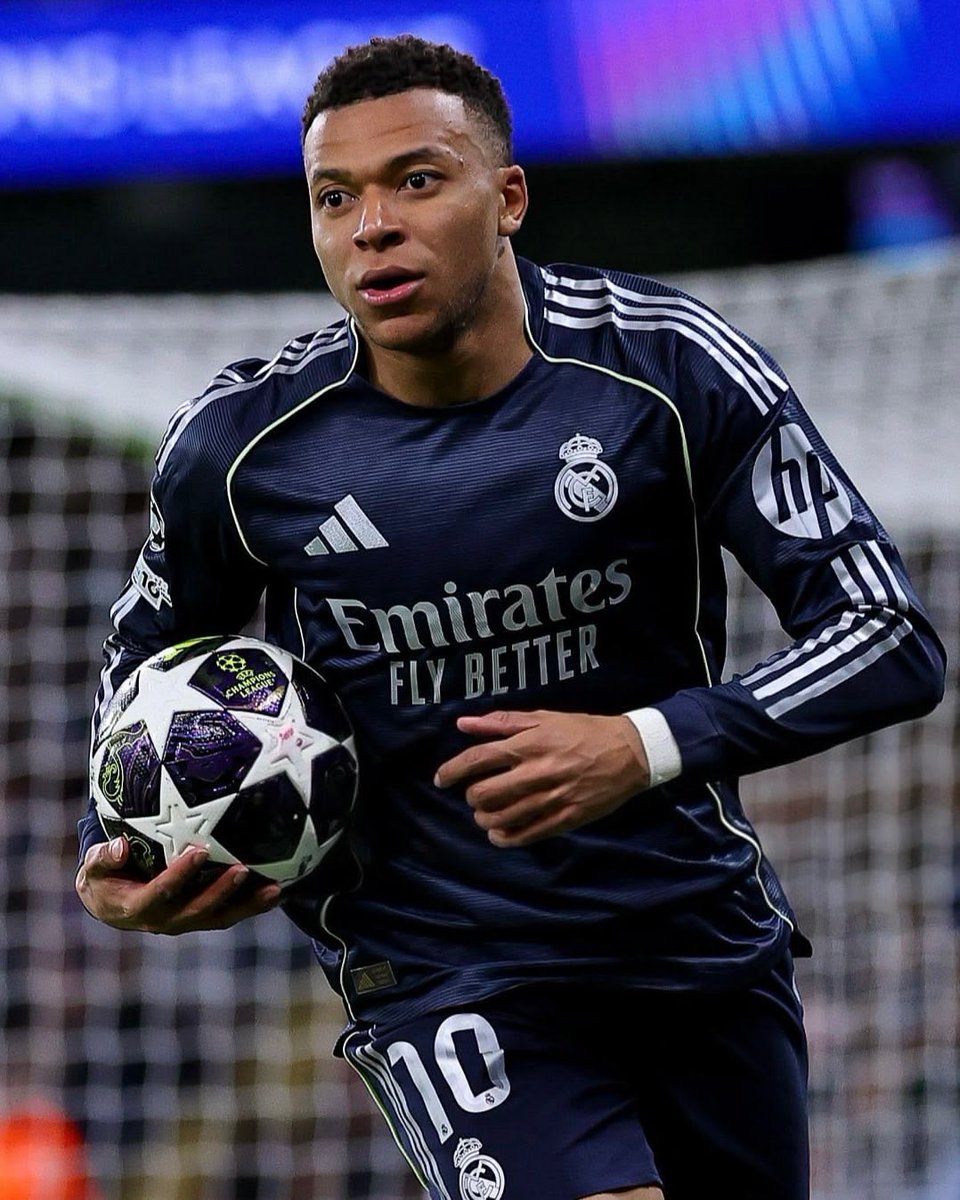 (fan) REAL MADRID FANS 🤍 tweet media