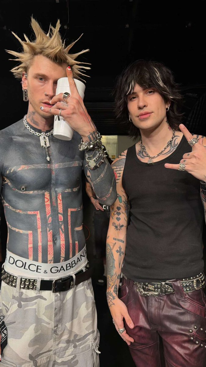 Tristaf14's tweet photo. Colson &amp; Jake Webber yesss 🥵😩 @machinegunkelly @jakewebber #MGK #JakeWebber #MachineGunKelly https://t.co/RnFR7WnctT