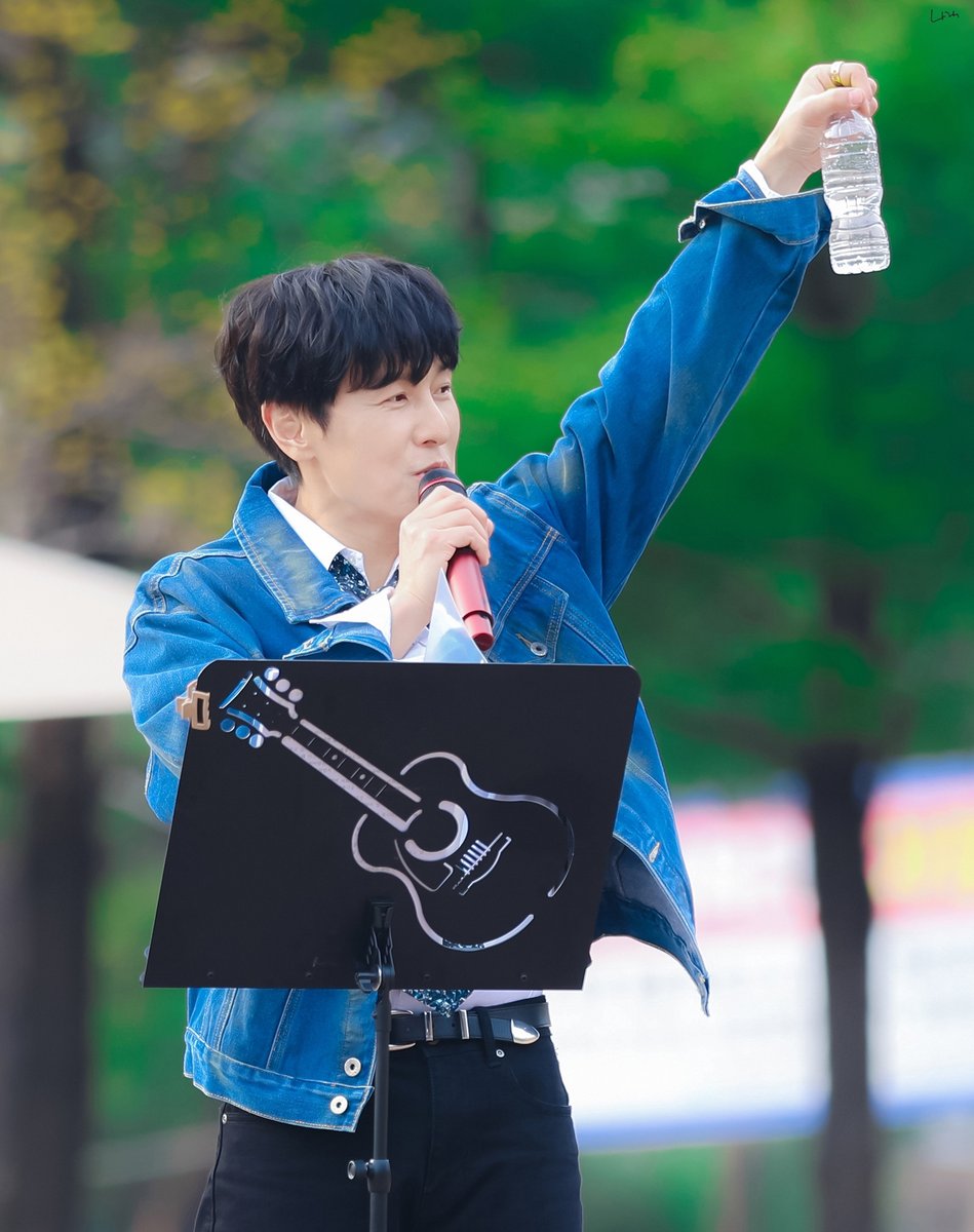 나래 tweet media