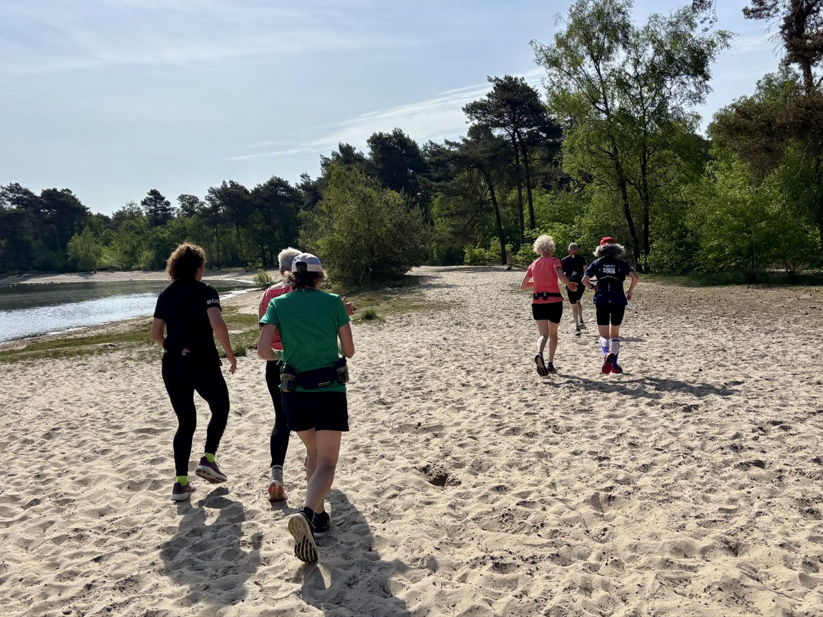 EllenHeer's tweet photo. Heerlijk loopweer, mooie route rondom de Herperduin en weer veel gezelligheid met de @loopmaatjes van AVW. Een fijne (moeder)dag allemaal! https://t.co/ARg3vB5tfv