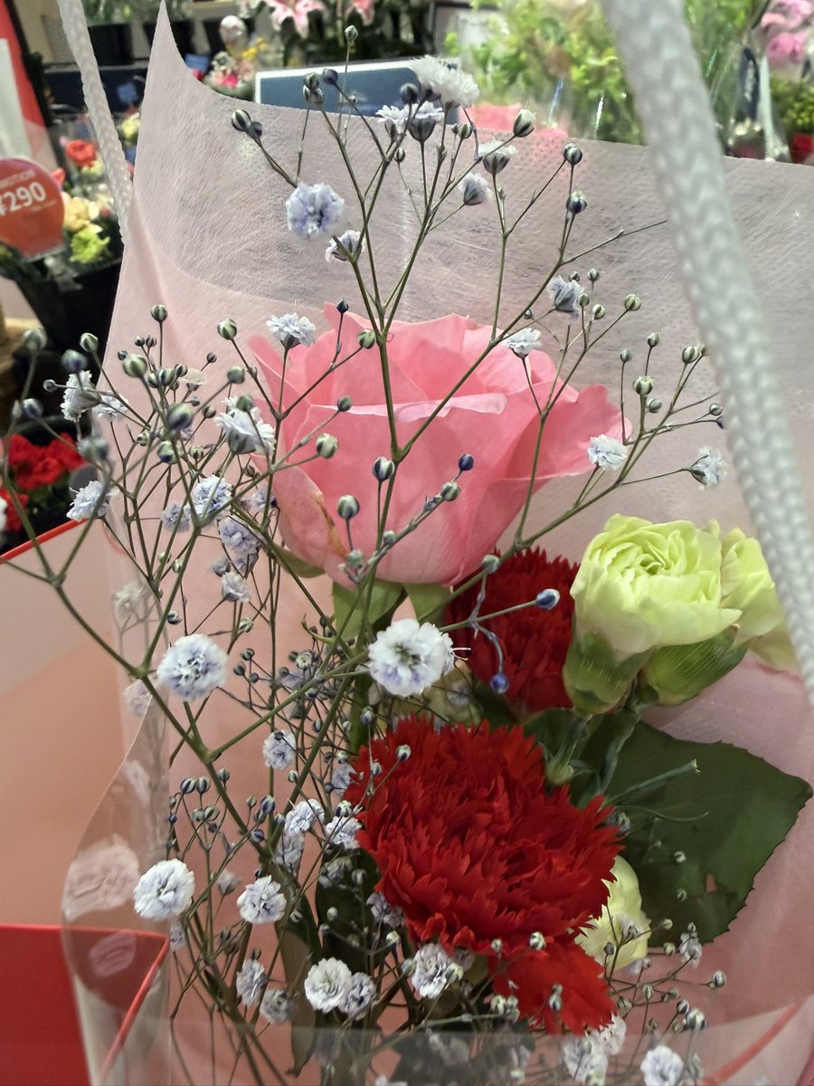 runwind929's tweet photo. 母の日感謝をこめて💐26.5.10
ミスチル34周年もおめでとう🙌 https://t.co/FB6LuahUUJ