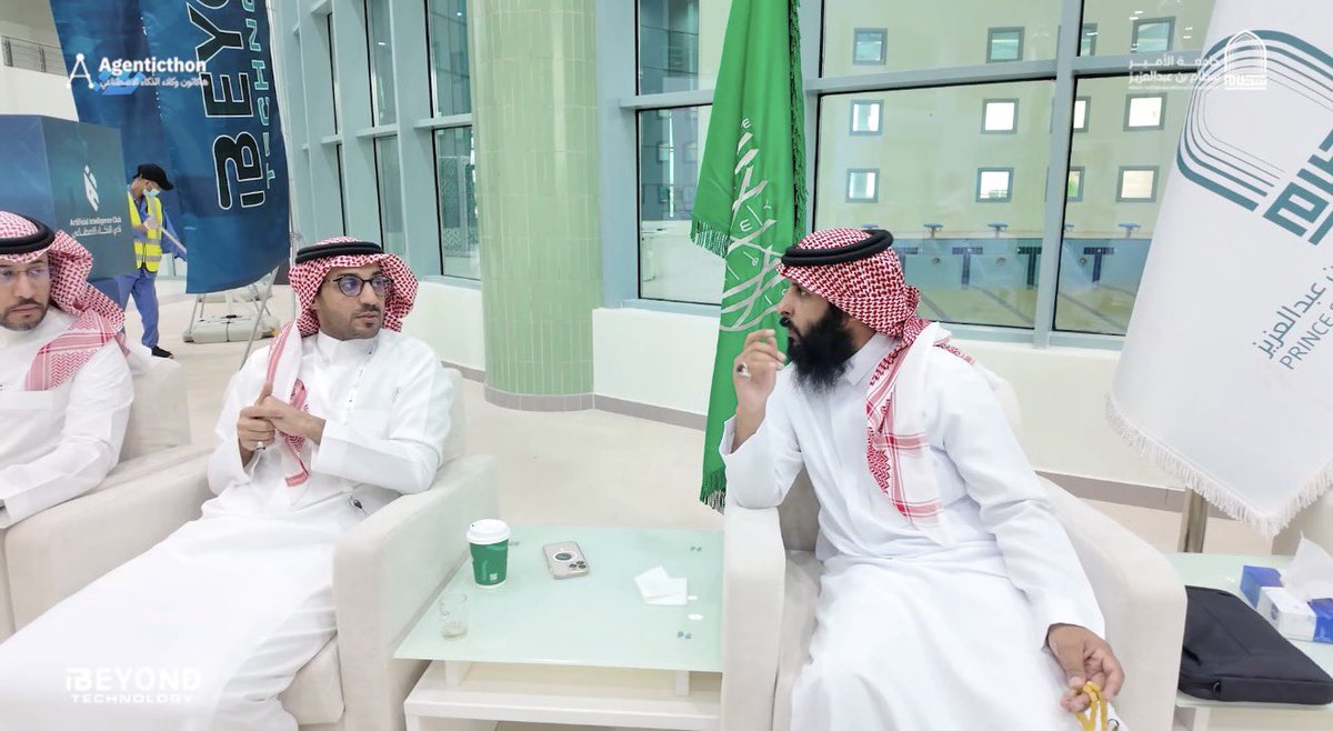 FAHADw1j's tweet photo. أبناء #الخرج الأوفياء اليوم في مقدمة المشهد… يقودون المبادرات ويصنعون الأثر ويثبتون أن الوفاء عمل قبل أن يكون شعار وبدعمهم تتسارع الخطى وتتقدم المشاريع وتتعزز مسيرة #رؤية_2030 بعطاء يرفع المكان والإنسان معا
هكذا يكون حضور الخرج…وهكذا يكون أثر أبنائها
#جنتكثون #عام_الذكاء_الاصطناعي #الخرج 
@qaiseralarab1