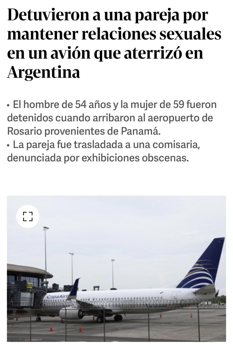 CarlosMaslaton's tweet photo. Sí, se puso de moda garchar en el avión. Arrancó la práctica en 1974 con la película Emmanuelle, donde el bombazo de Silvia Kistel en vuelo París-Bangkok se levanta un desconocido y procede en el baño de un 747, mientras su esposo la esperaba en Tailandia. En los últimos 10 años se expandió la costumbre a nivel global, es la obsesión de muchas mujeres y varias amigas así me lo han reportado, tanto las ganas como la efectiva consumacion del hecho. Es materia erótica especial en TikTok y en Instagram, siempre que no se avance hacia la pornografía y, desde luego, participando de la actividad personas mayores y civilmente capaces. Por eso no está bien que pasajeros envidiosos y pasajeras envidiosas salgan a alcahuetear y a denunciar al personal de la aerolínea. Yo he observado inclusive el ingreso a baños de una argentina con un camarero de la extinta Alitalia en el 2008 en vuelo BA-Roma y debí frenar a un salamín que se puso a armar quilombo porque a él no se le había dado. No sean boludos, déjenla pasar, y entiendan que las mujeres lo deciden todo en esta delicada materia y que así funciona el mundo.