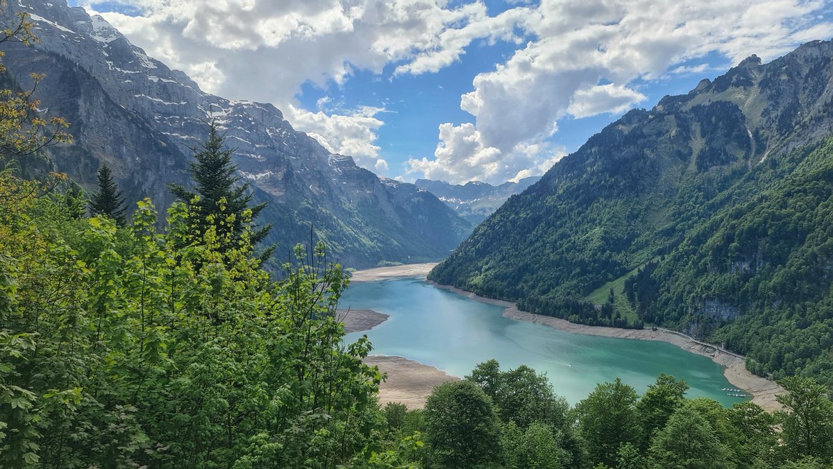 ColinG97221394's tweet photo. Another fine Swiss view to take in... #Switzerland #mountains #viewstodiefor https://t.co/XVLSNTCm7F