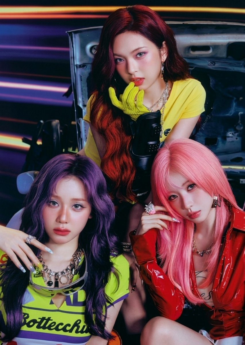 this insane trio tho?? 🫠