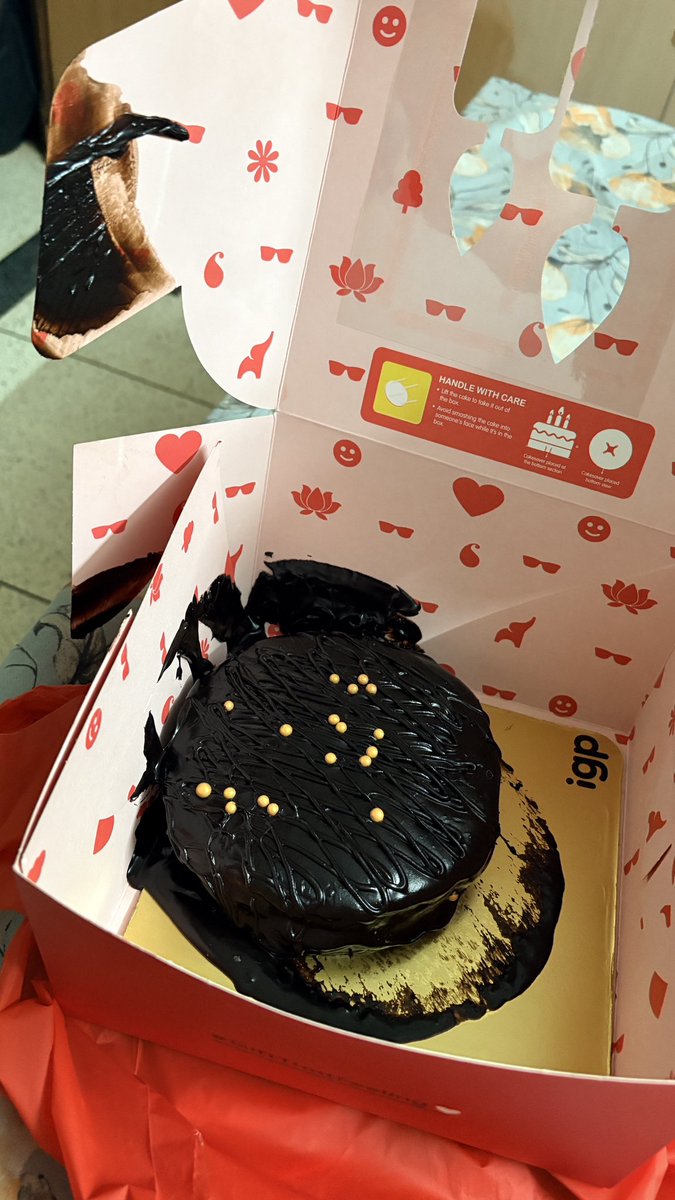 rishabh2882's tweet photo. Ordered a cake from @Swiggy @SwiggyCares and it arrived completely damaged. Shared photos instantly but only got automated replies. Ruined the whole celebration. Unacceptable service. #Swiggy #CustomerExperience https://t.co/u1cqmD6OGr