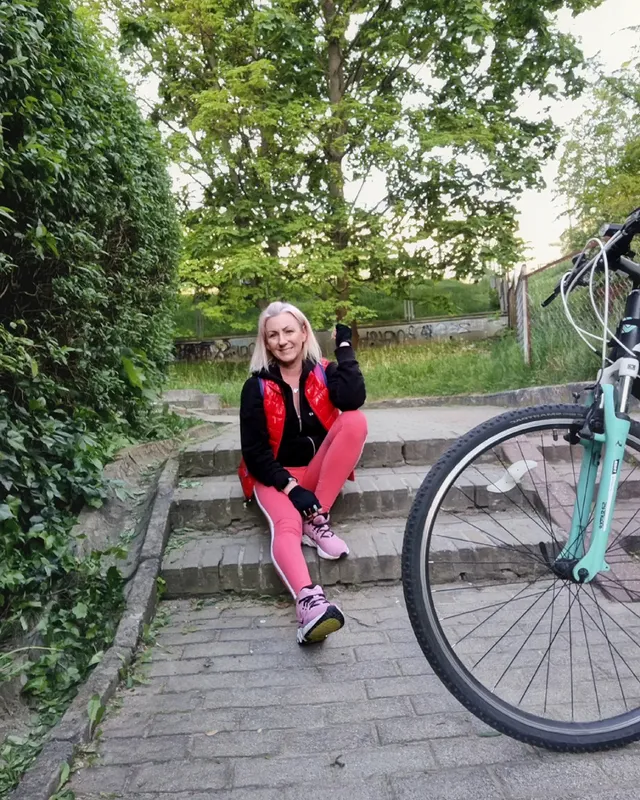 therealtaz__'s tweet photo. It was supposed to rain, but it didn't 😄🚴
So I went to water the plot and took a drive outside the city 🚴 https://t.co/uvLlrGRX7I