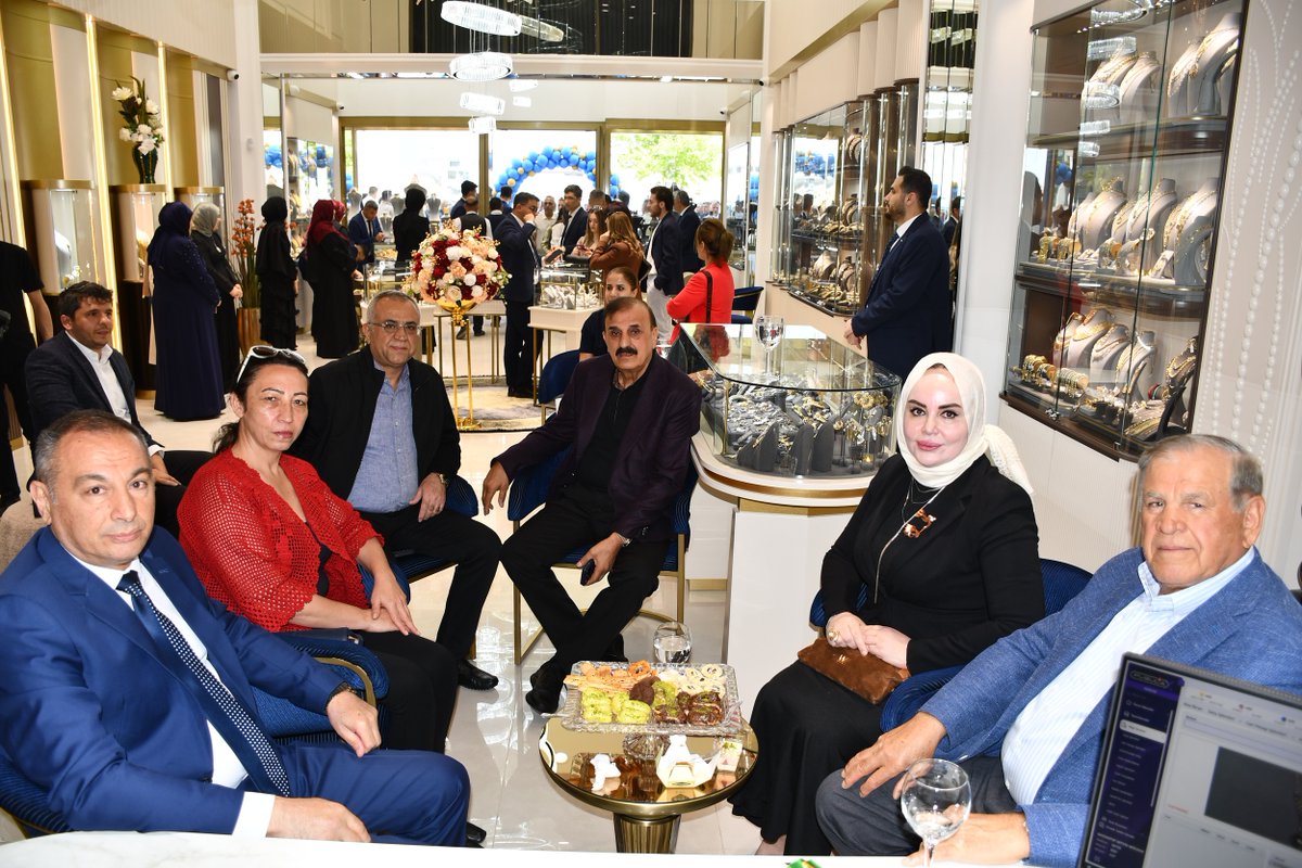 yenicizgigazete's tweet photo. Seyyid Mücevherat 3’üncü Şubesini açtı 

https://t.co/6patLL5BHe @yenicizgigazete aracılığıyla 
#SeyyidMücevherat #altunkaya #kuyumcu #ales #gaziantep #tamerkaradağlı #mardin #yenicizgihaber https://t.co/HGWDNcWWad