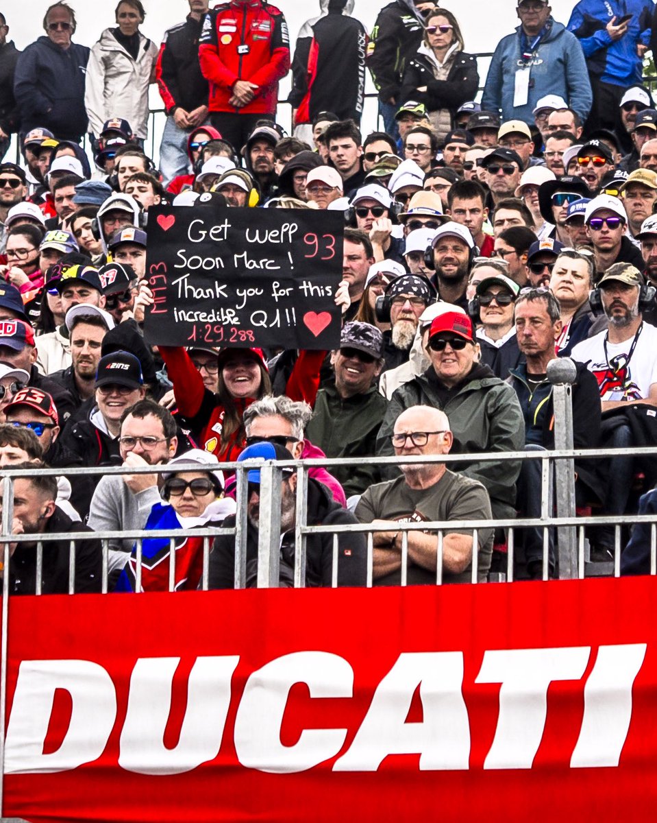 🫶
Feeling all your love. 

Big hug!
Merci 🇫🇷🥐 #FrenchGP 

#ForzaDucati #DucatiLenovoTeam
