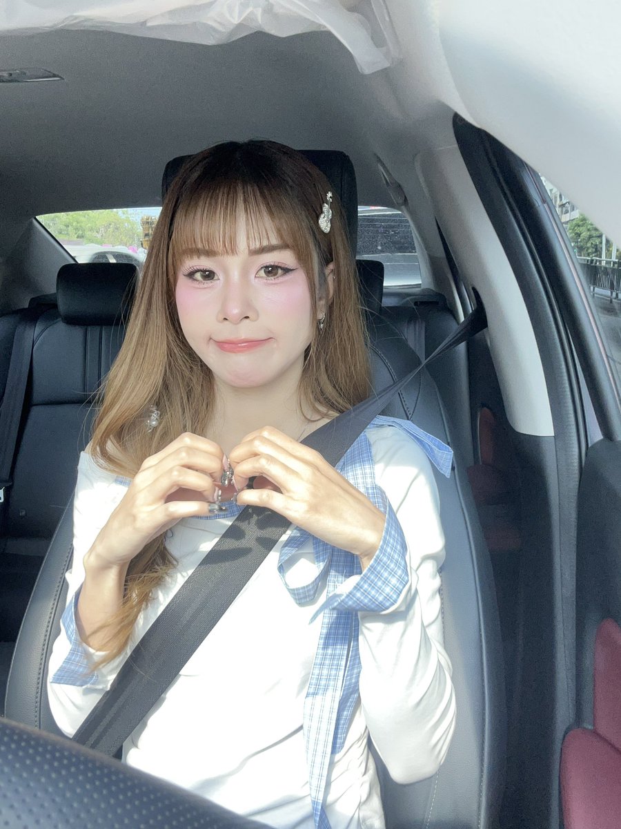 Kaelieleo tweet media