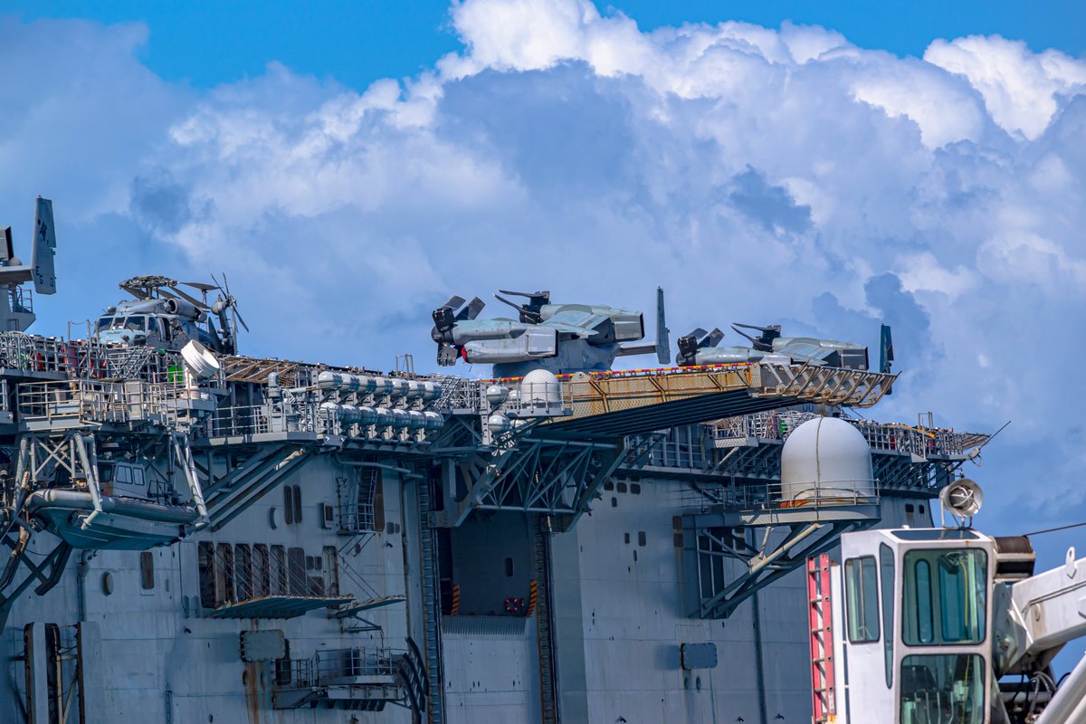 MichaelBonet8's tweet photo. USS Iwo Jima (LHD-7) landing helicopter dock Wasp-class amphibious assault ship leaving Muelle de Ponce, 10:30am 5/10/2026.
@r4streando
@sipjack1776 https://t.co/bIbw9t5HRT