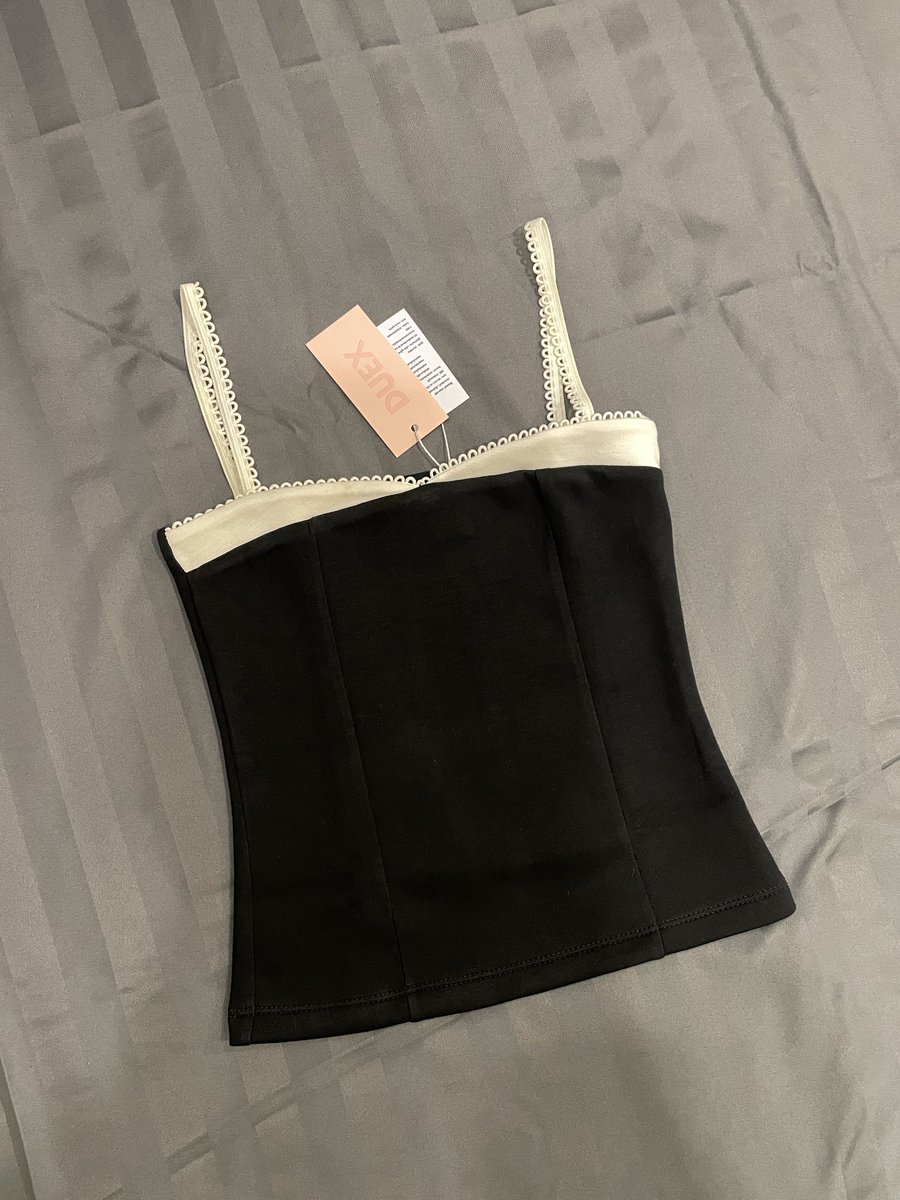 srpsjj's tweet photo. lana top by Duex Studio 🤍
price : 360 (shop 550)

size XS
อก 28”-31”
เอวไม่เกิน 24”
ยาว 18.5” (รวมสาย) https://t.co/OTcMFEehud