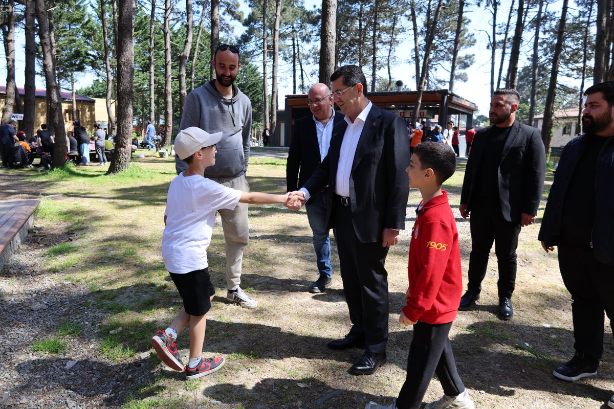 Cekmekoybeltr's tweet photo. Reşadiye Mesire Alanı’nda hayata geçirdiğimiz modern, temiz ve hijyenik et pişirme alanlarımızı komşularımızın hizmetine açtık.

Ailelerimizin huzurla vakit geçirebileceği, düzenli ve sağlıklı bir ortam oluşturmak için çalışmalarımızı sürdürüyoruz. Çekmeköy’ümüzün eşsiz doğal güzellikleri içerisinde hem komşularımız hem de ilçemize misafir olarak gelen vatandaşlarımız bu alanlardan gönül rahatlığıyla faydalanabilecek.

Halkımıza yakışan temiz, güvenli ve kaliteli hizmet anlayışıyla Çekmeköy için çalışmaya devam ediyoruz.