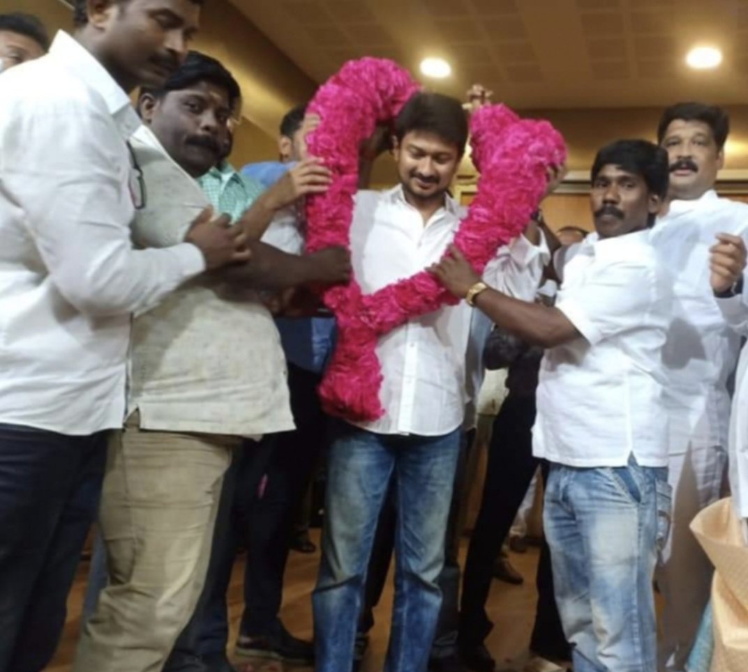 MSVISWA3's tweet photo. திமுக சட்டமன்ற எதிர்கட்சி தலைவராக தேர்வு செய்யப்பட்டுள்ள DMK Youth Wing செயலாளர் இளம்தலைவர் அண்ணன் Udhayanidhi Stalin  அவர்களுக்கு சென்னை தெற்கு மாவட்ட வேளச்சேரி மேற்கு பகுதி 
 தி.மு.க இளைஞர் அணி சார்பாக மனமார்ந்த வாழ்த்துக்கள். 🖤❤ https://t.co/NO6cY11cIY