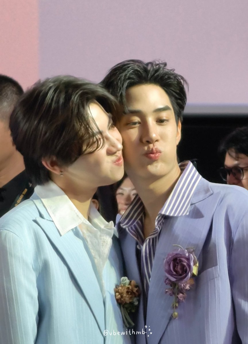 จุ่มแก้มแย้ววว

KNPTFO CENTRAL SUMMERBOY
#ลูกรักพี่เซ็นทรัล
#CentralPattanaXTleFirstOne