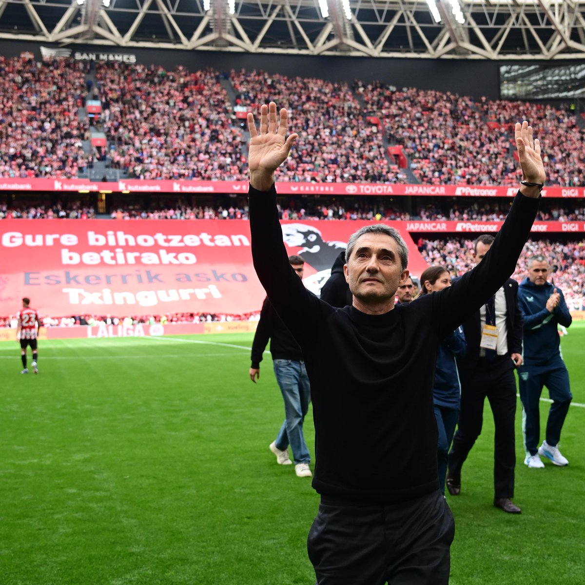 LaLiga's tweet photo. ❤ El 'Txingurri' Valverde, una LEYENDA del @AthleticClub.

 #AthleticValencia | #LALIGAEASPORTS | #DesenlaceLALIGA https://t.co/aLf4YPQfI2