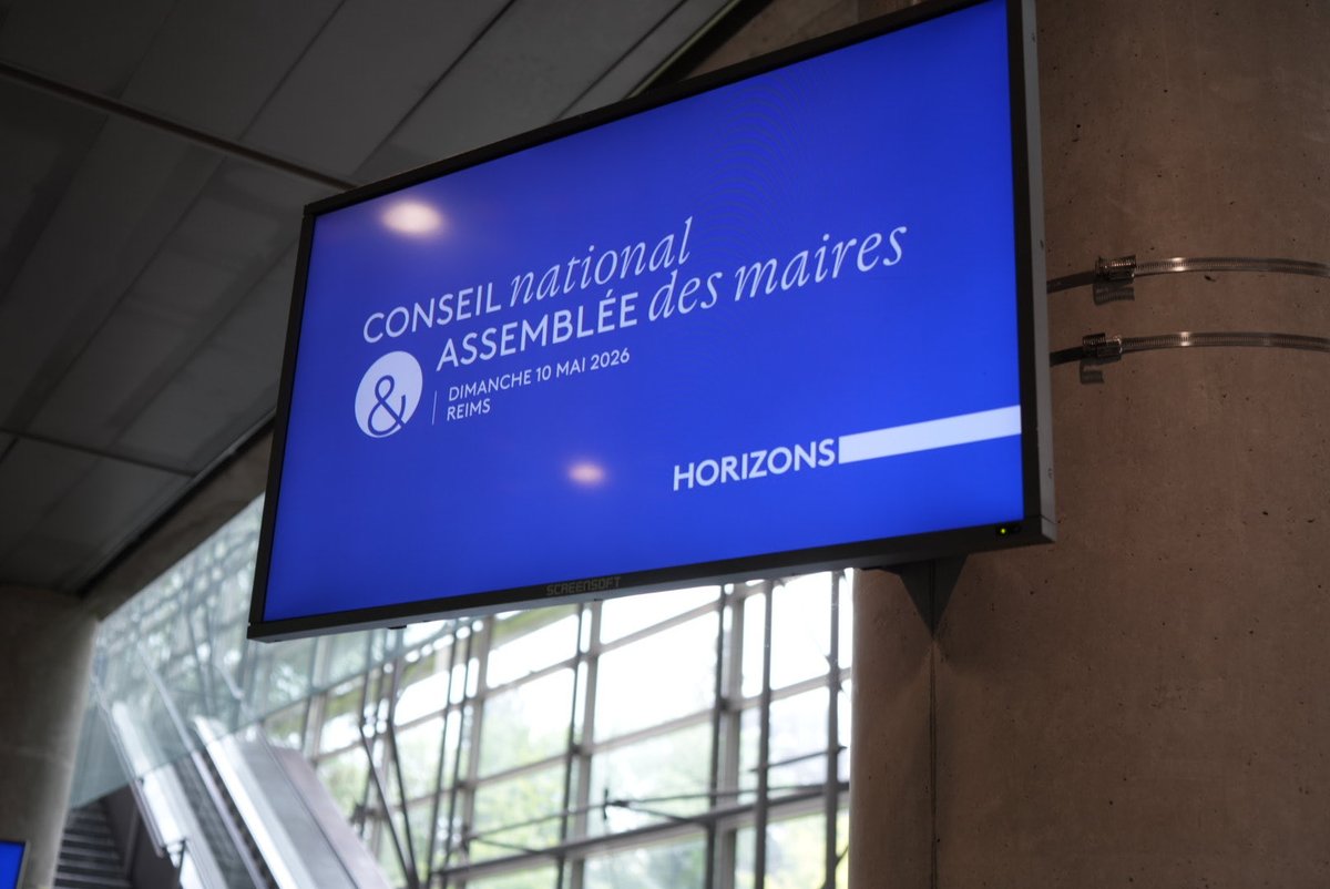 NaimaMoutchou's tweet photo. Heureuse de retrouver aujourd’hui à Reims, autour d’@EPhilippe_LH, les élus et cadres d’@HorizonsLeParti, accueillis par mon ami et nouveau président de l’Assemblée des maires, @ArnaudRobinet!

La prochaine élection présidentielle sera décisive pour l’avenir de la France: son autorité, sa prospérité, son identité, mais aussi sa place en Europe et dans le monde.

Nous sommes déjà prêts.

Nous avançons avec une ligne claire, une équipe solide et une conviction intacte: la France peut retrouver la confiance et l’ambition. 

Une espérance se construit! Haut les cœurs! 🇫🇷