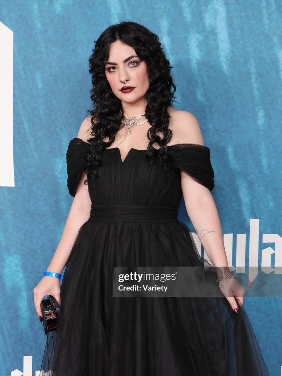 beforethecoff's tweet photo. 💧 Scarred by centuries of tears. I've searched 400 years to find you again 🖤🧛🏻‍♀️
Thank you  &amp;  for making my vampire dreams come true tonight. Caleb Landry Jones is the most talented Dracula I've ever seen. This is my third time watching this film a... https://t.co/WSRbfIK3YO