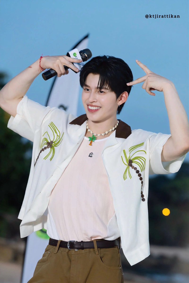 ktjiruttikan's tweet photo. พี่ปอนด์หูแมว 

POND PERMPOON ON THE BEACH 
#GarnierSummerXPondPermpoon https://t.co/JU4DDZAnoe