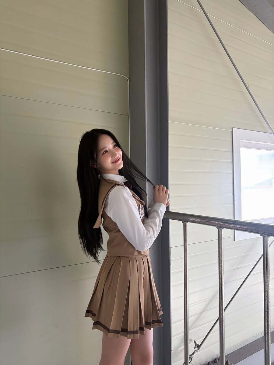 티 tweet media