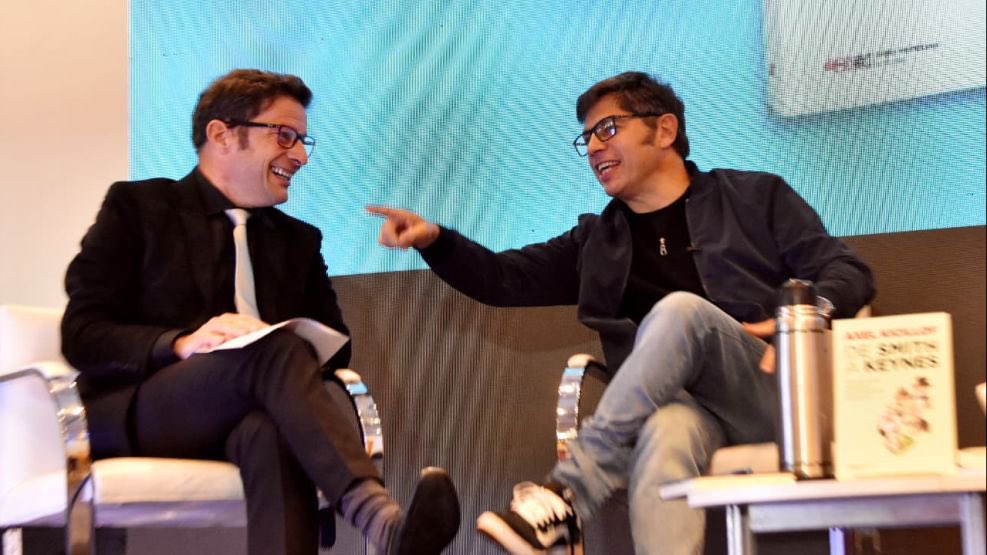 <a href="/JMilei/">Javier Milei</a> Y te dejo otra lección: los años de secundaria y universidad forjan relaciones que trascienden todo y cualquier cosa. No importa lo que sea cada uno y lo que piense cada uno, siempre serán compañeros de secundaria y universidad; y podrás interactuar en otro plano. 👇