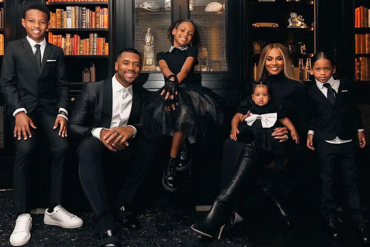 Russell Wilson tweet media