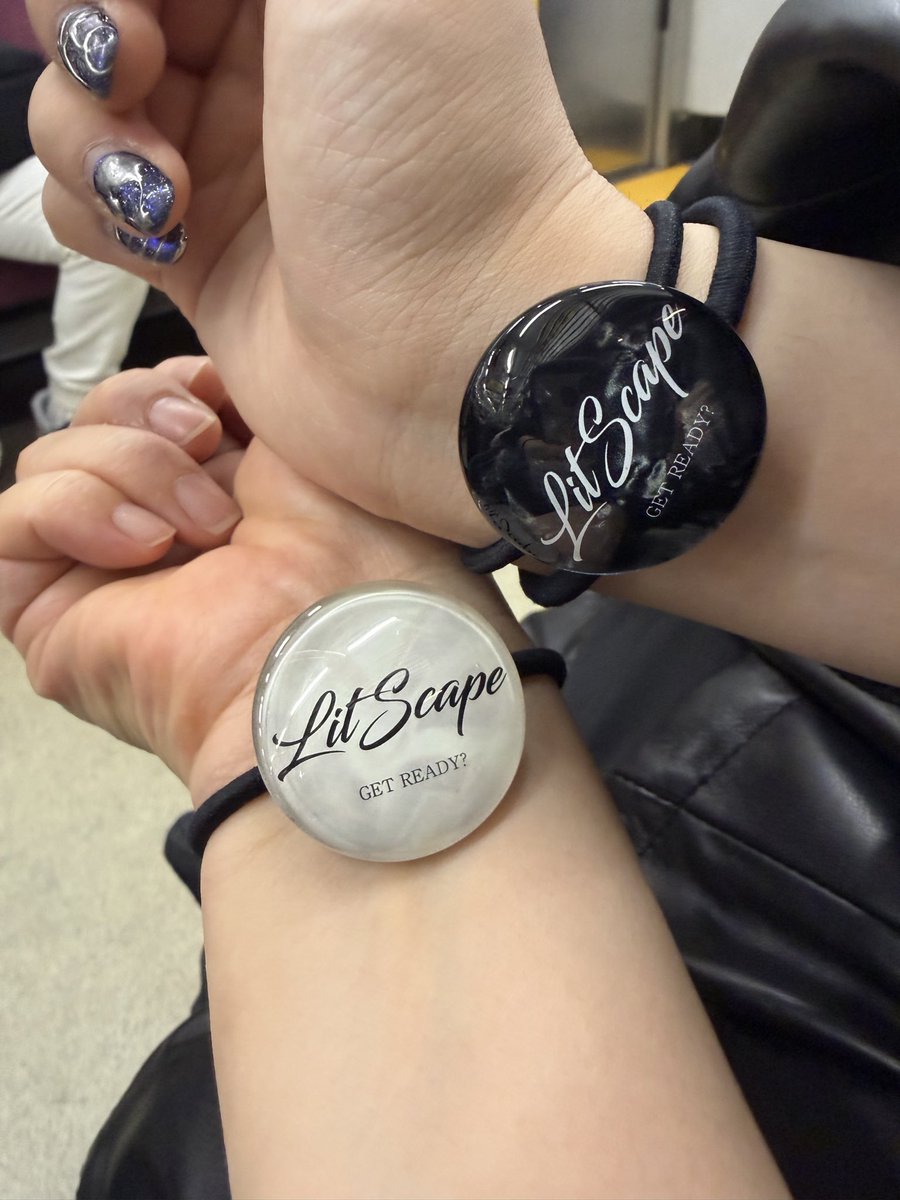 justa_moodinn's tweet photo. 去年新横浜で観たLitScapeお目当てに秋葉原まで行ってきました
昨年CDを手に入れてから、娘にも聴かせていて布教は成功
ライブ後、どうだった？と聞いたら、めちゃくちゃ楽しかったし、かっこよかったし、最高だったと😀
娘への布教成功は何度目だろ？笑
6月も楽しみです
7月の長野も検討中 https://t.co/qiRsh8DbLG