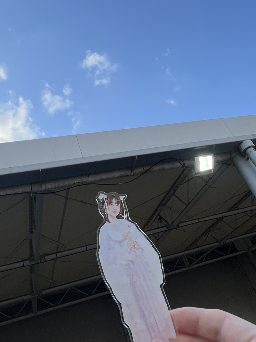 Zkc8Cj's tweet photo. 岡咲美保さん東京公演参加しました🚀
おみほとみほちゃんずの熱量がぶつかり合って、まさにライブ！！って感じの空間🌼
盛り上がるところはとことん高まり、座って聴くときはしっとり味わうことができて皆が自由に楽しめる現場。
雰囲気も含めてだいすきなんだ〜〜
#おみほはいいぞ https://t.co/BD25KK8gr8