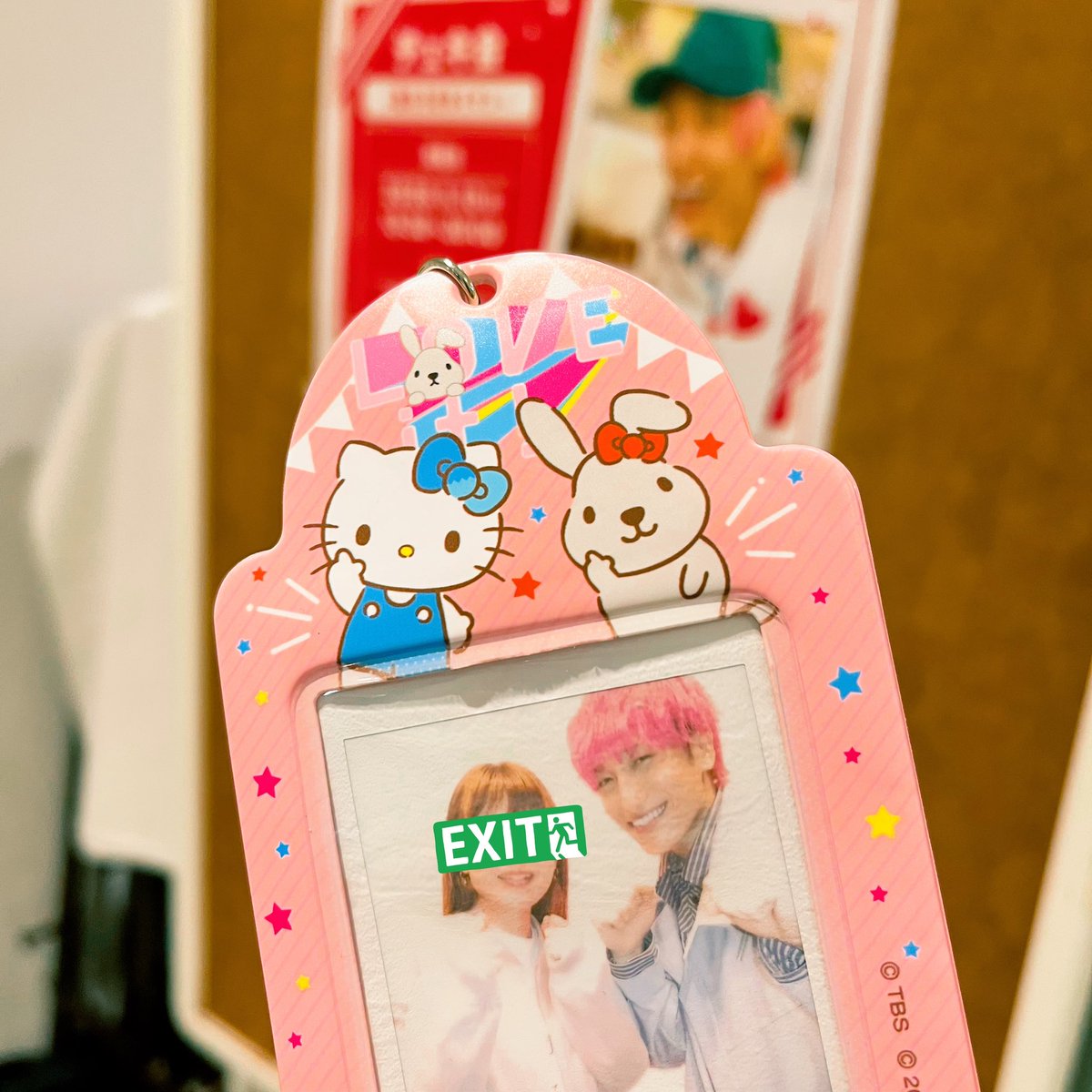 _O511_A36's tweet photo. 2年ぶりのお祝い🎂💖
トークライブからのチェキ会でした🥹🩷
(昨年落選したのは今日のため？🥺)
白いのが気になるけど多分兼近さんが発光してたからだと思います🤦‍♀️✨️
お礼参りにも行けて良かった☺️🍀
お誕生日おめでとう‼️‼️‼️
同い年の星⭐️ずっと輝いていてね✨️🦄✨️
#兼近大樹 さん
#若中年兼近 https://t.co/HndlCAem3P