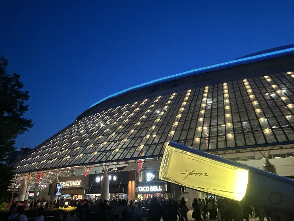 JH____m's tweet photo. ソロももちろん大好きなんだけど
やっぱり6人集まったわちゃわちゃが1番好きで
お兄さんたちがお兄さんして
弟たちがちゃんと弟してて
本当にあの頃私の好きだった6人のままだったなぁ🥺ありがとう🥺 https://t.co/1s5qvIaL0m