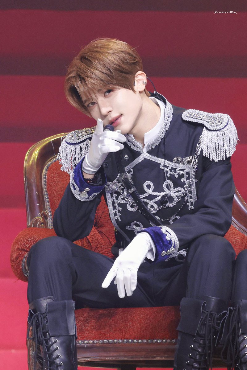 cccxmmm's tweet photo. しおんくんおめでとーっ💜🎂 𓈒 𓏸
#시온_생일이잖아_달려이잉
#SIONTimeToShine
#シオンの年_愛してる https://t.co/vpRWwCPzZp