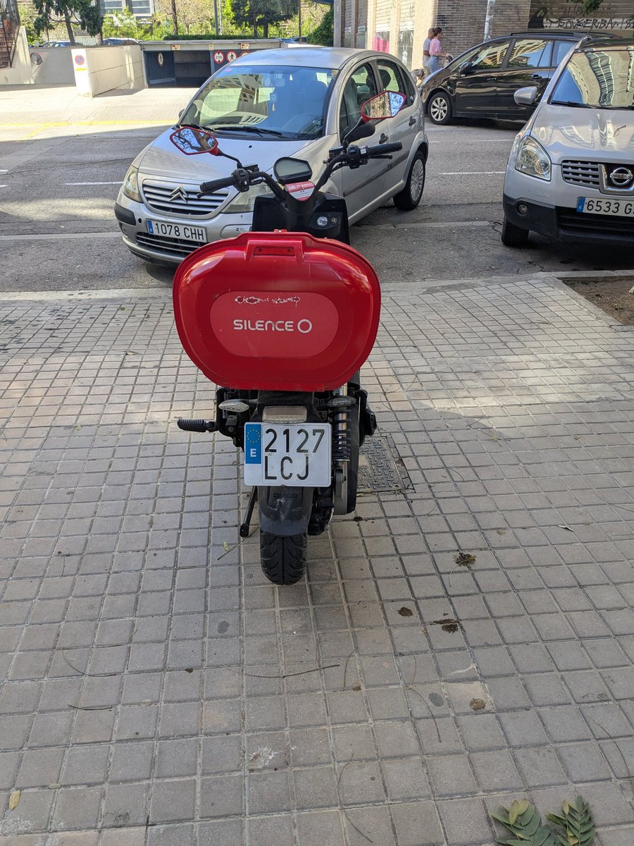 dr_ravn's tweet photo. @ACCIONA @AjuntamentVLC Plaça Hondures https://t.co/eFwr4vN5gY