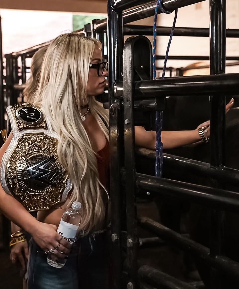 RepsThe201's tweet photo. #PBRWorldFinals
—————————
Thanks for having me PBR! Watch me on Monday on Netflix worldwide! https://t.co/ujNY1Ki0or