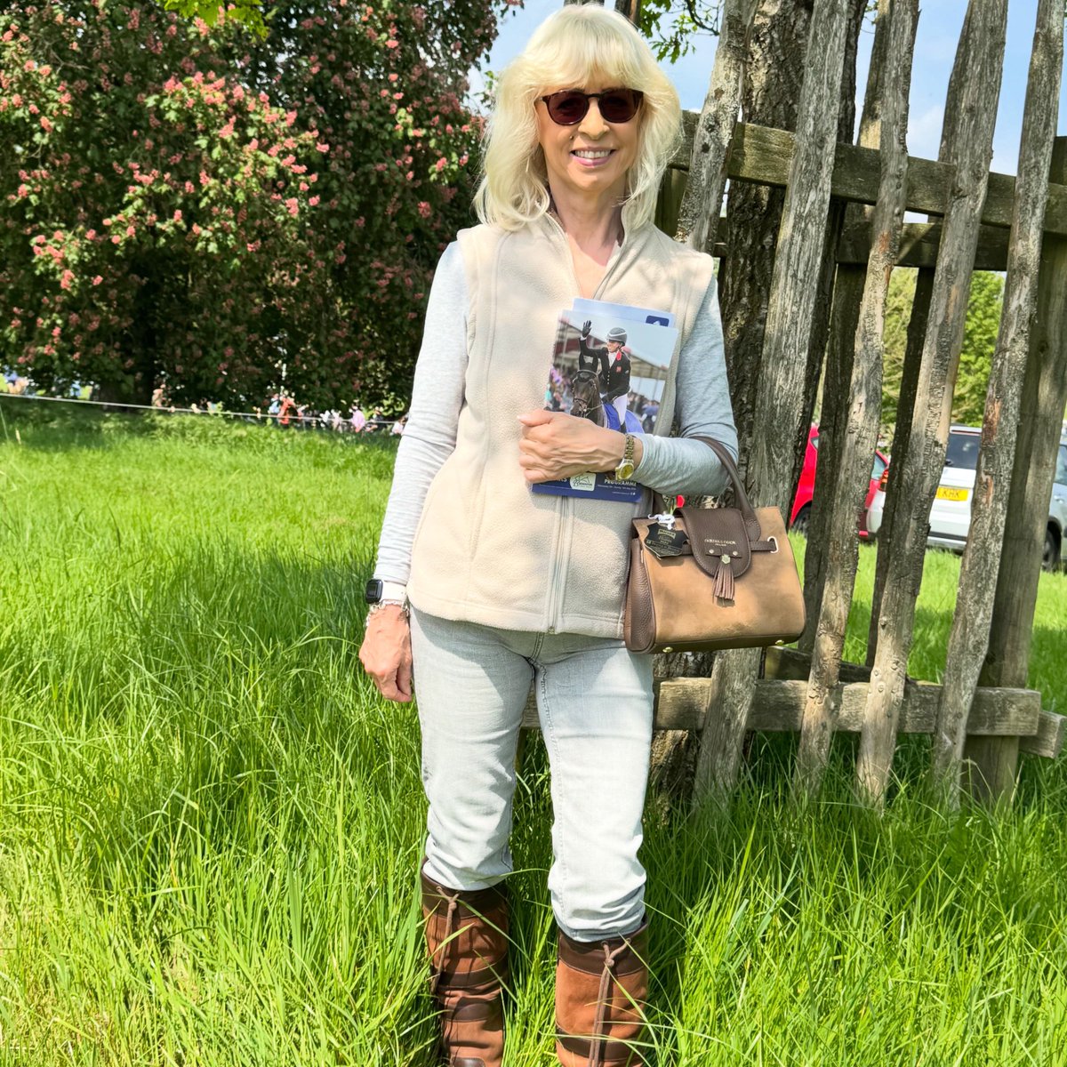 Liz05Steph3's tweet photo. A glorious Spring day at Badminton for the x/c. #badmintonhorsetrials  #eventhorse #harrymeade https://t.co/zfsNbgrZ0x