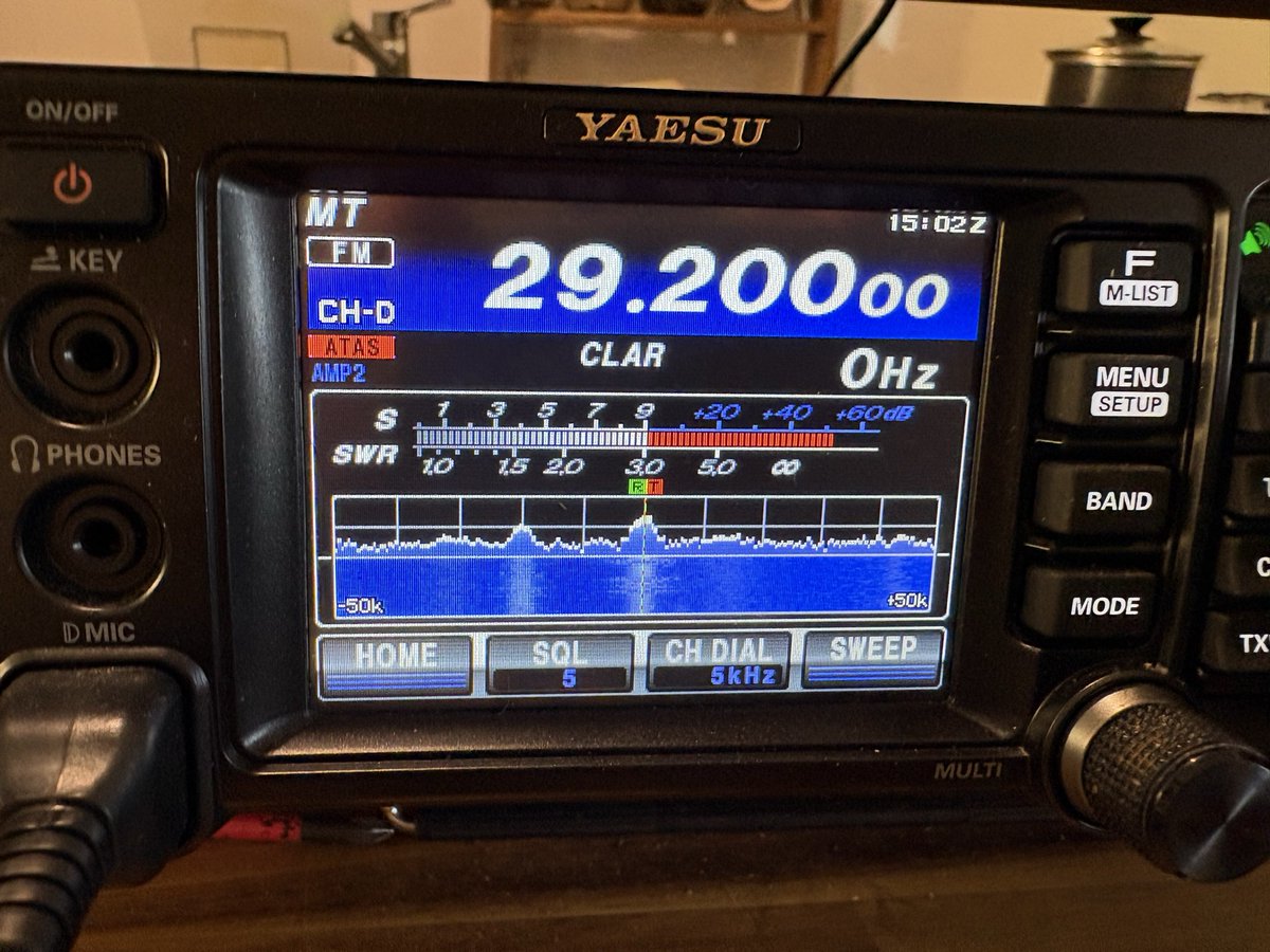 okz_ae92's tweet photo. 昨日の１５：００頃のEスポすごかった。
九州からとっても強力に電波飛んできてました。
九州の局長さんと2局交信できて
とっても嬉しかったうちのちっちゃなアンテナ活躍してくれました。 https://t.co/wBJpxYJzRg