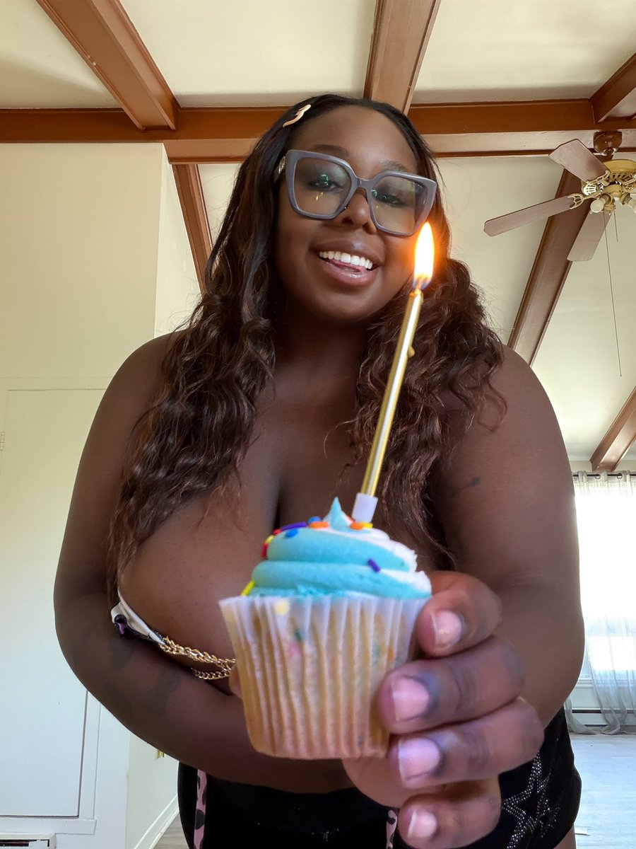 chrissybabyy 💨🦤 tweet media