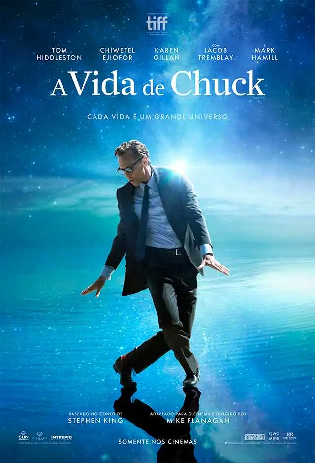 psicontraponto's tweet photo. "Eu contenho multidões"
Todos carregam um universo em seu próprio interior.
Indicação leve, porém cheia de reflexões.

Eu assisti ao filme 3x seguidas porque tem muita beleza nos detalhes.
É um filme contado de trás pra frente. Não é pra todo mundo, mas pra quem tem sensibilidade o suficiente pra se deixar tocar.

Tem açúcar, sem ser doce demais.
Tem mistérios que não são resolvidos  (como se todo mistério tivesse que ser resolvido, não é mesmo?)
Dica: prestem atenção no poema e no calendário cósmico (Carl Sagan).

É uma adaptação do Stephen King feita pelo Mike Flanagan.
Se vc gostou de A Espera de Um Milagre, Missa da Meia Noite, O Curioso caso Benjamim Button, Doutor Sono, provavelmente vai gostar desse.

Prime Video