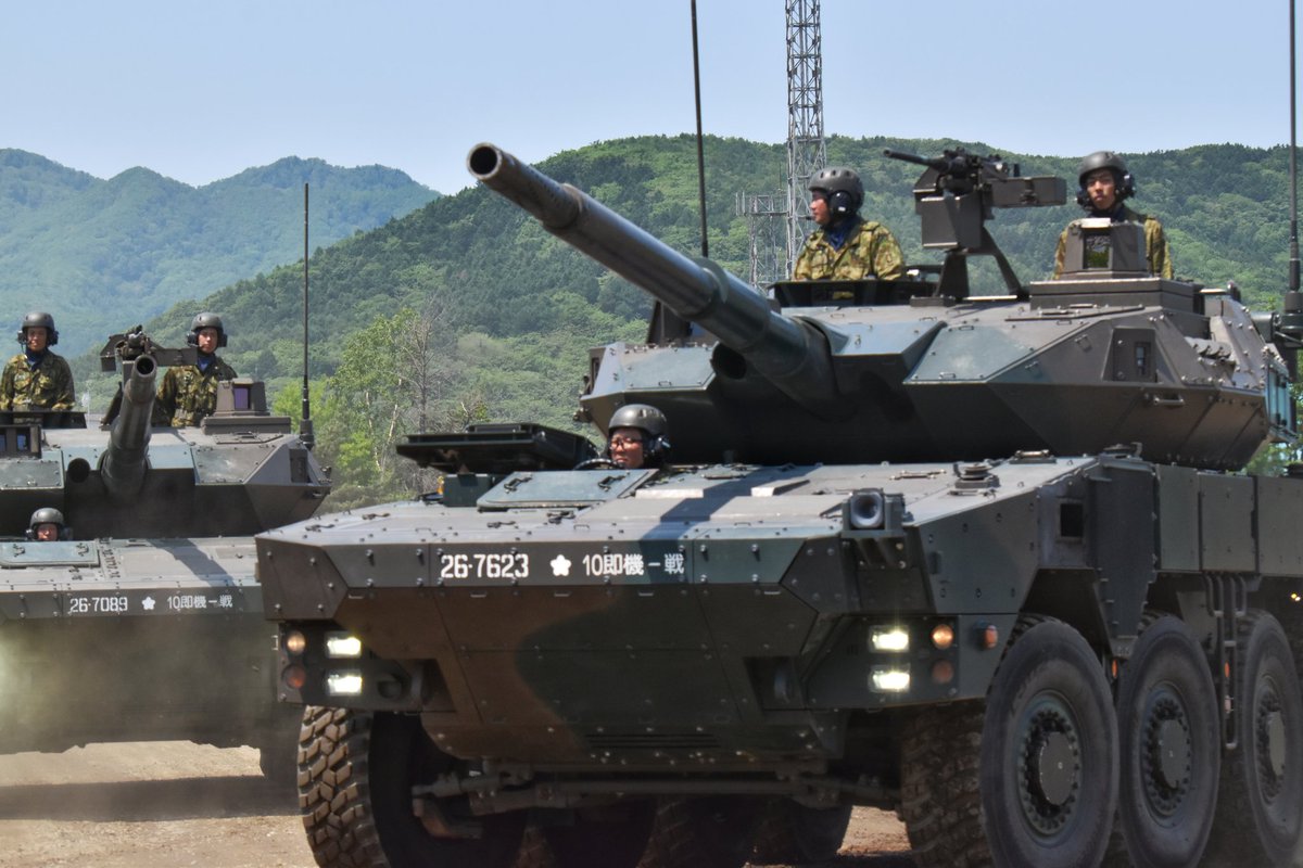 K_DAI2000's tweet photo. #改造の理由 #新緑の季節なので緑の画像を貼る #架空兵器
MCVに10式の120㎜載せたいなぁ
↓
サスが強いMCVの車体にデュアルリコイル砲の複座駐退機を介して搭載+無人砲塔化で重心位置下へやれば耐えれる可能性あるんでは
↓
経済性整備性とか知らんし
↓
作ってみたらそれっぽくなった https://t.co/FMAJgYyWlH