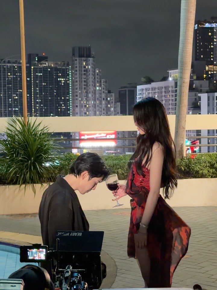 ให้เลยอะรูปนี้ ยอมแล้วพี่พระเอก

Sip You Like RED WINE 

#REDWINE_MV_OUTNOW
#NEXnattakit