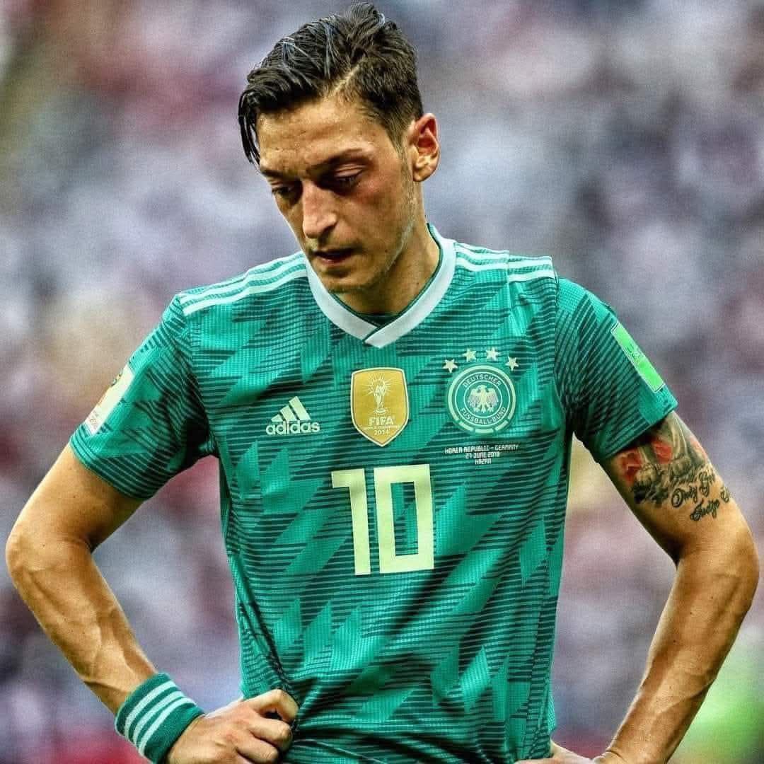 FOOTBALL WORLD tweet media