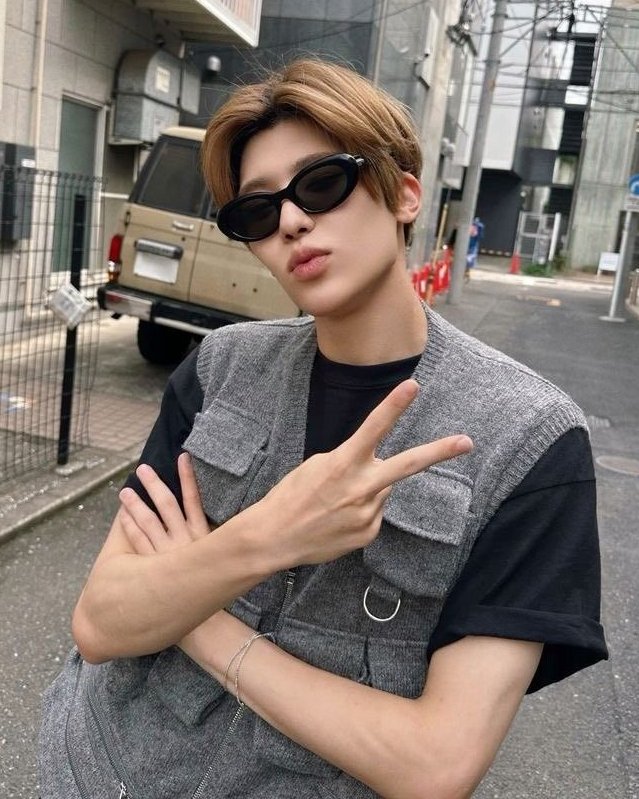 thinkneodalso's tweet photo. HAPPY BIRTHDAY SION!!! 🤎🤎
#HAPPYSIONDAY
#시온_생일이잖아_달려이잉
#SIONTimeToShine
#最愛の王子シオンお誕生日 https://t.co/kkEzHiPTIU