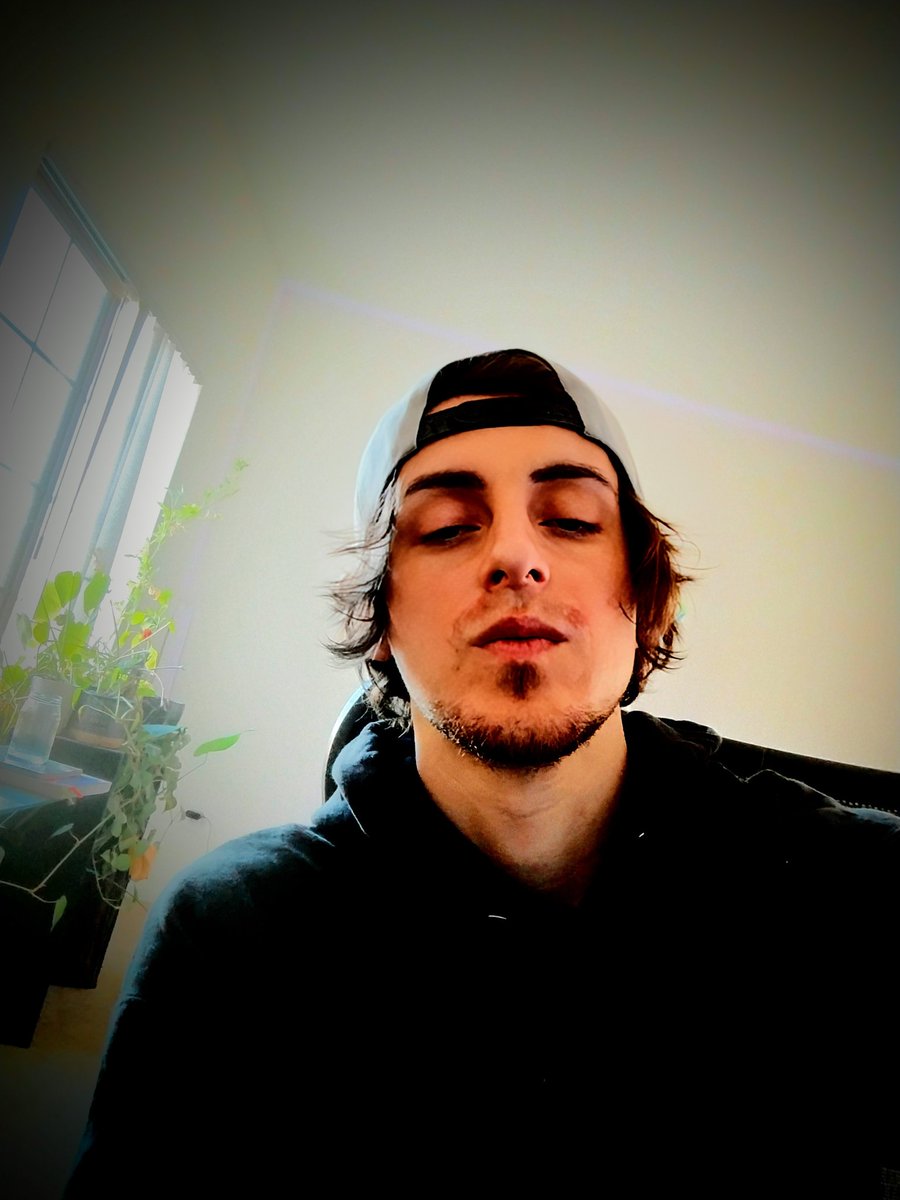 IIIz3n's tweet photo. Look Down
#HabbymAy #RandomSelfie https://t.co/d6Nu9eMinZ